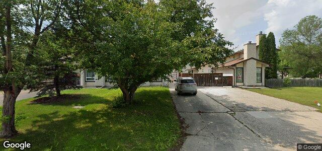 23 Callum Crescent（加拿大曼尼托巴省温尼伯市）房屋照片