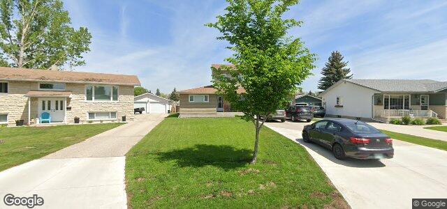 Larawan ng 27 Pinecrest Bay sa Winnipeg, Manitoba