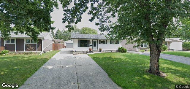 Larawan ng 30 Edelweiss Crescent sa Winnipeg, Manitoba