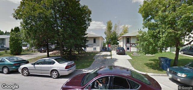 Larawan ng 300 Edelweiss Crescent sa Winnipeg, Manitoba