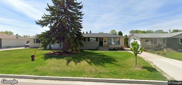 Larawan ng 32 Pinecrest Bay sa Winnipeg, Manitoba