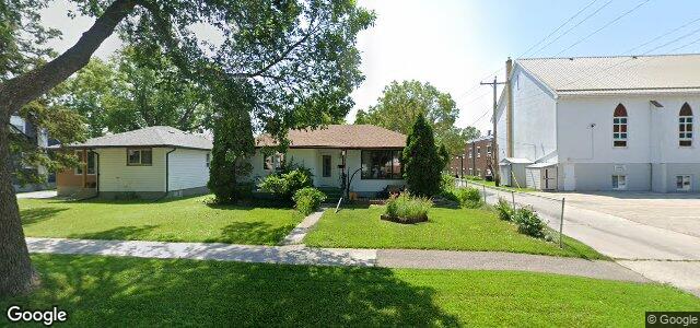 Larawan ng 320 Cheriton Avenue sa Winnipeg, Manitoba