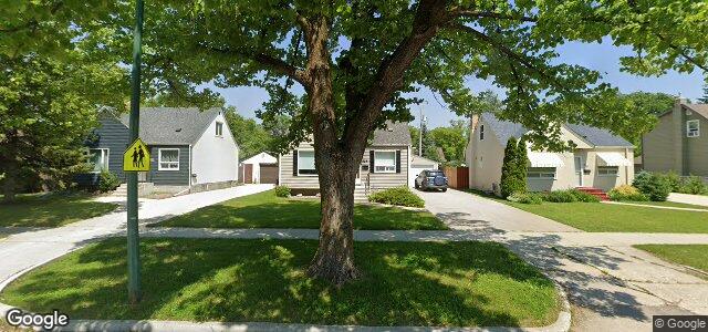 Photo of 323 Devon Avenue in Winnipeg, Manitoba