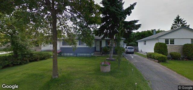 Larawan ng 35 Kirkwall Crescent sa Winnipeg, Manitoba