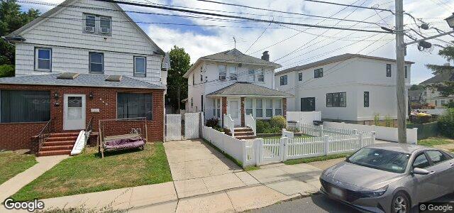 Photo of 412 Oakland Avenue in Winnipeg, Manitoba