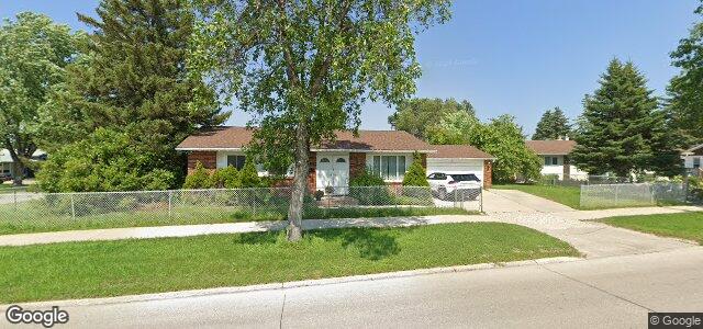 Larawan ng 435 Donwood Drive sa Winnipeg, Manitoba