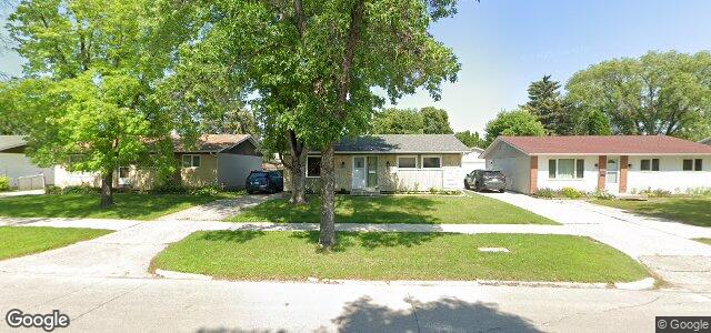 Larawan ng 451 Donwood Drive sa Winnipeg, Manitoba