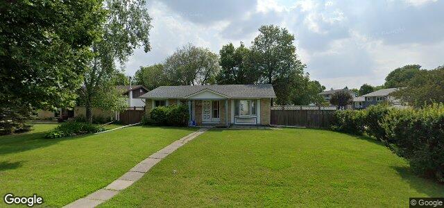 Larawan ng 68 Edelweiss Crescent sa Winnipeg, Manitoba
