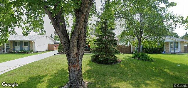 Larawan ng 74 Edelweiss Crescent sa Winnipeg, Manitoba