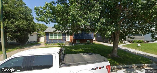 Larawan ng 92 Macaulay Crescent sa Winnipeg, Manitoba
