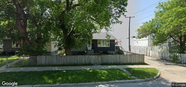 Larawan ng 210 Leighton Avenue sa Winnipeg, Manitoba