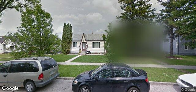Larawan ng 221 Helmsdale Avenue sa Winnipeg, Manitoba