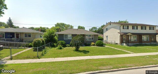 Larawan ng 240 Leighton Avenue sa Winnipeg, Manitoba