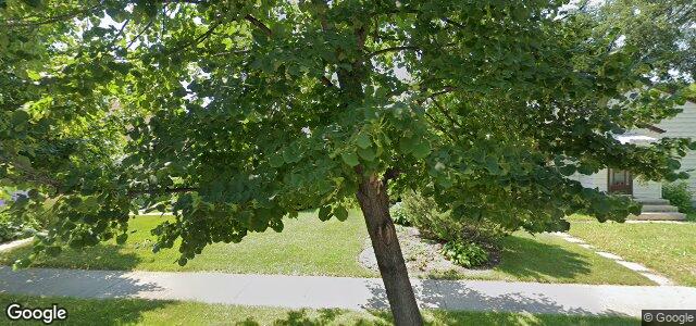 Larawan ng 250 Roberta Avenue sa Winnipeg, Manitoba