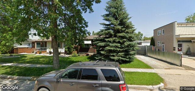 Larawan ng 325 Roberta Avenue sa Winnipeg, Manitoba