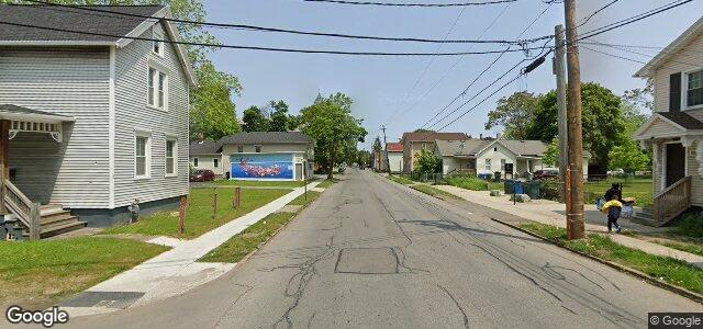 Larawan ng 383 Linden Avenue sa Winnipeg, Manitoba
