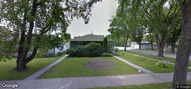 Larawan ng 400 Dunrobin Avenue sa Winnipeg, Manitoba