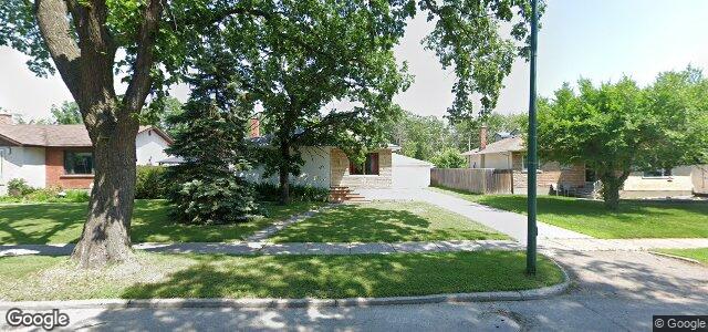 Larawan ng 415 Leighton Avenue sa Winnipeg, Manitoba