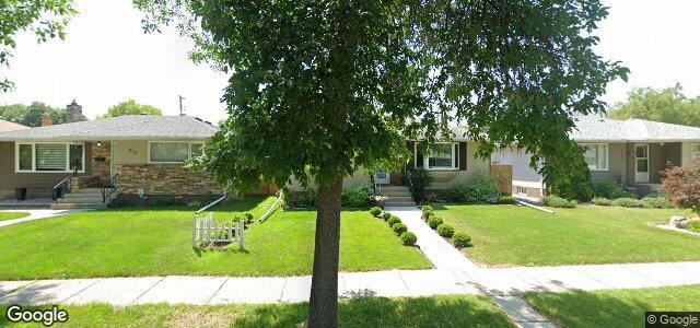 Photo of 416 Roberta Avenue in Winnipeg, Manitoba