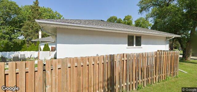 Larawan ng 484 Dunrobin Avenue sa Winnipeg, Manitoba