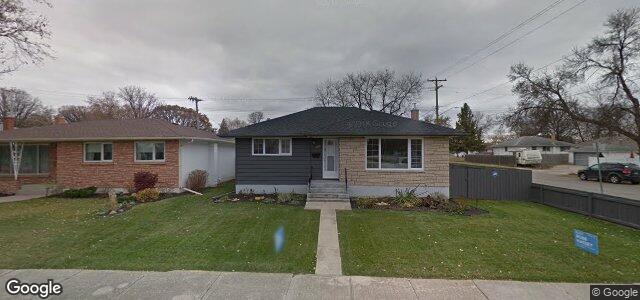 Photo of 502 Roberta Avenue in Winnipeg, Manitoba