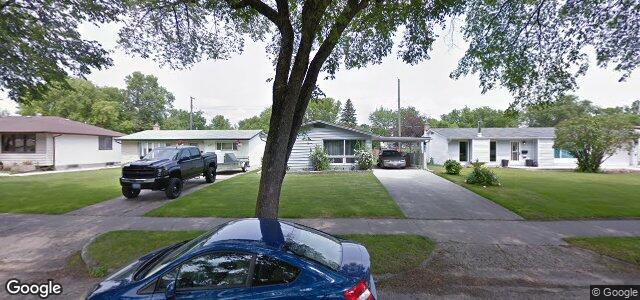 Larawan ng 525 Oakview Avenue sa Winnipeg, Manitoba