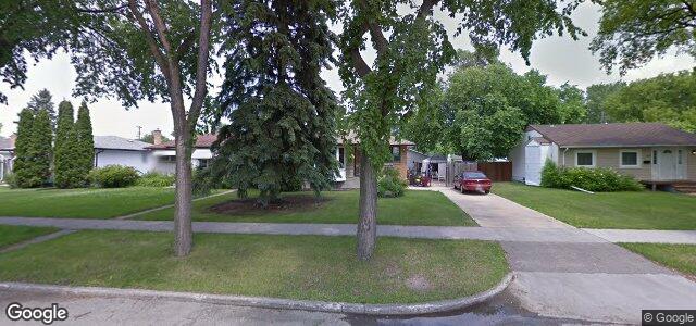 Photo of 533 Helmsdale Avenue in Winnipeg, Manitoba