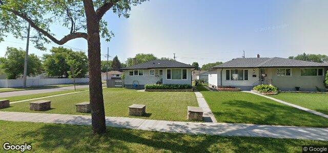 Photo of 588 Dunrobin Avenue in Winnipeg, Manitoba
