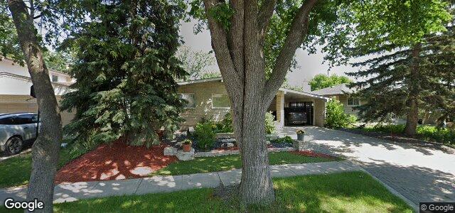 Photo of 607 Roberta Avenue in Winnipeg, Manitoba