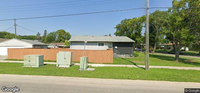Larawan ng 692 Dunrobin Avenue sa Winnipeg, Manitoba