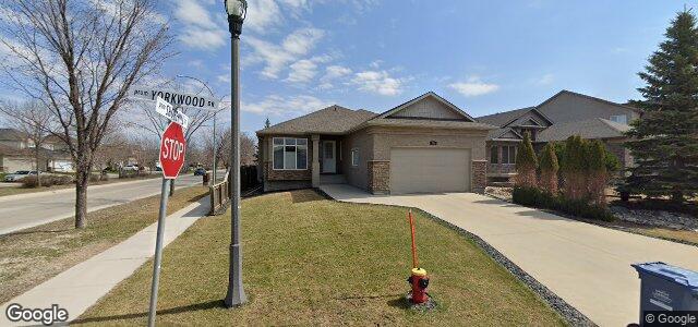 Larawan ng 128 Yorkwood Drive sa Winnipeg, Manitoba