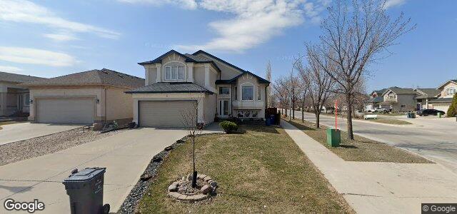 Larawan ng 2 Yorkwood Drive sa Winnipeg, Manitoba