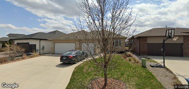 Larawan ng 104 Blue Sun Drive sa Winnipeg, Manitoba