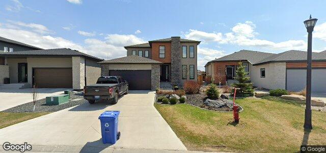 Larawan ng 18 East Plains Drive sa Winnipeg, Manitoba
