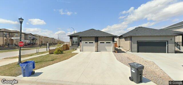 Larawan ng 2 West Plains Drive sa Winnipeg, Manitoba