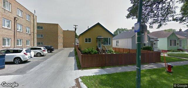 Larawan ng 1203 Sherburn Street sa Winnipeg, Manitoba