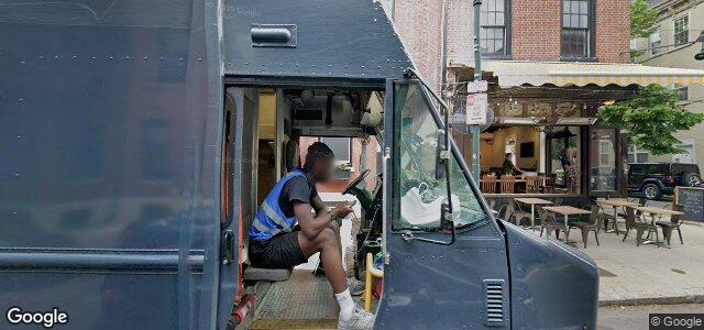 Larawan ng 1214 Spruce Street sa Winnipeg, Manitoba