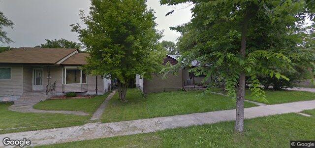 Larawan ng 137 Kilbride Avenue sa Winnipeg, Manitoba
