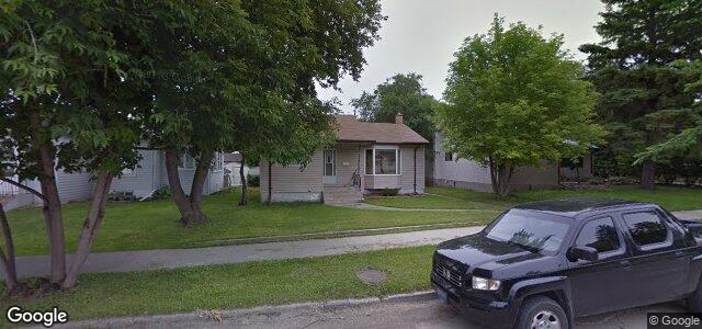 Larawan ng 141 Kilbride Avenue sa Winnipeg, Manitoba