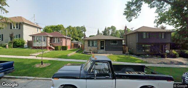 Larawan ng 141 Seven Oaks Avenue sa Winnipeg, Manitoba