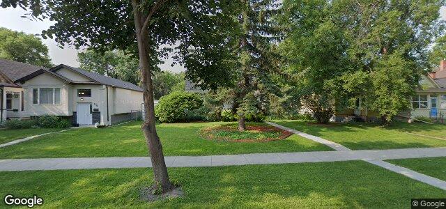 Larawan ng 18 Smithfield Avenue sa Winnipeg, Manitoba