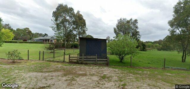 Larawan ng 70 Newton Avenue sa Winnipeg, Manitoba