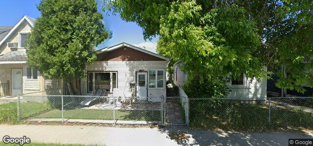 Larawan ng 1185 Selkirk Avenue sa Winnipeg, Manitoba