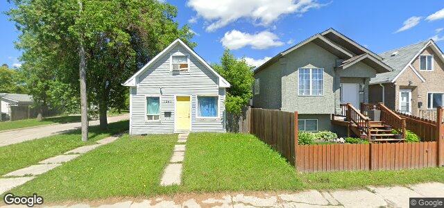 Larawan ng 1261 Selkirk Avenue sa Winnipeg, Manitoba