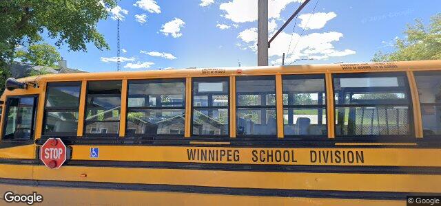 Larawan ng 1366 Selkirk Avenue sa Winnipeg, Manitoba