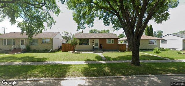 Larawan ng 1392 Burrows Avenue sa Winnipeg, Manitoba