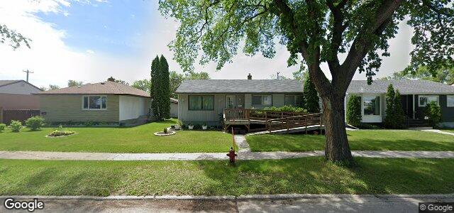 Larawan ng 1404 Burrows Avenue sa Winnipeg, Manitoba