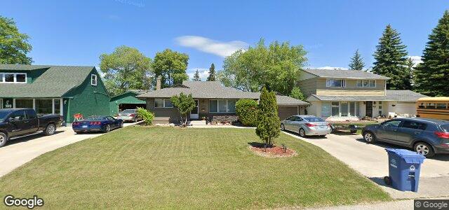 Larawan ng 105 Mclaughlin Avenue sa Winnipeg, Manitoba