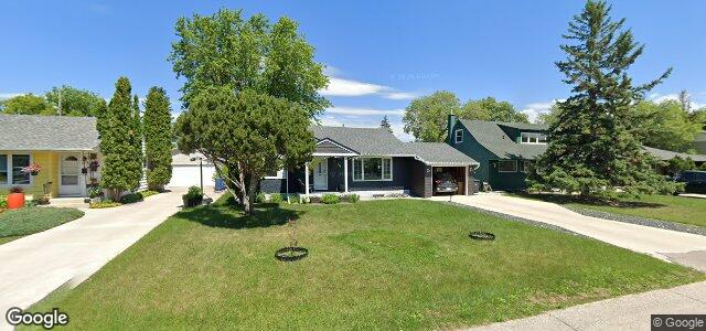 Larawan ng 111 Mclaughlin Avenue sa Winnipeg, Manitoba