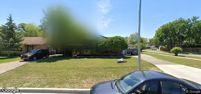 Larawan ng 2 Fidler Avenue sa Winnipeg, Manitoba